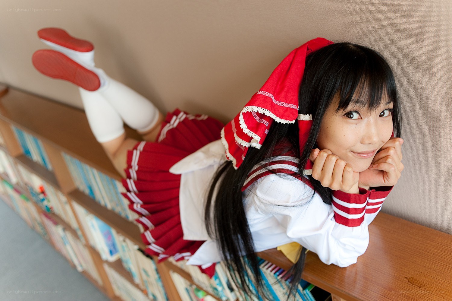 cosplayer in red school uniform