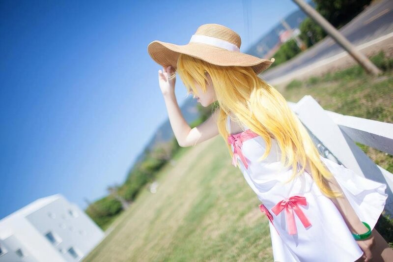cosplayer in straw hat