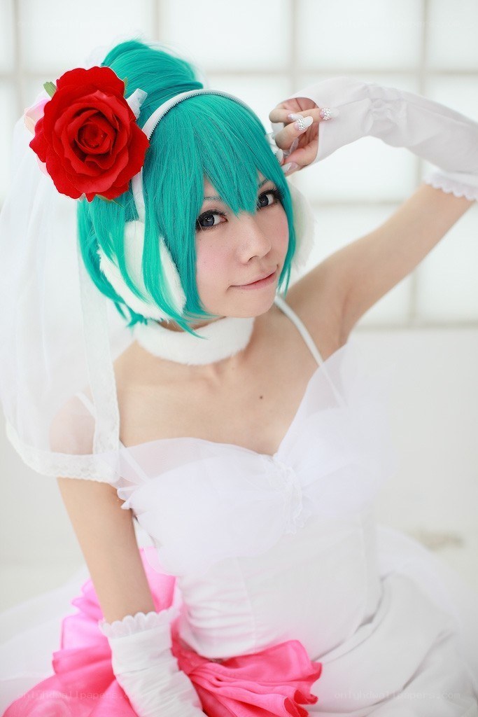 cosplayer in wedding outfit
