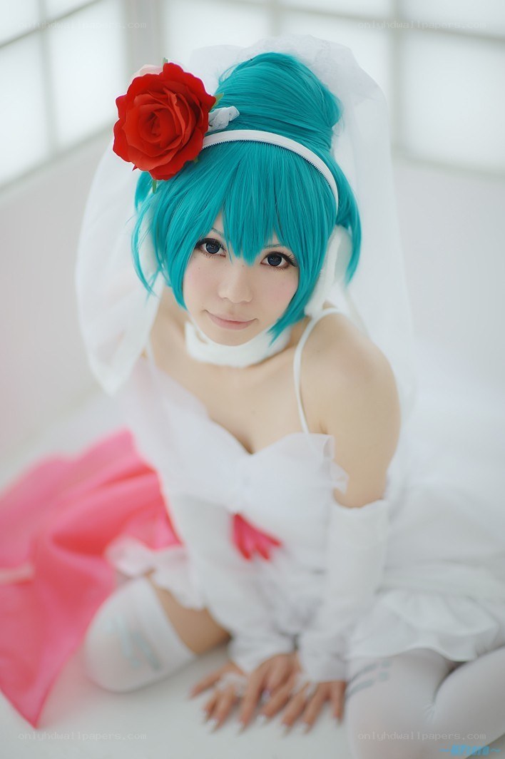 cosplayer in wedding outfit