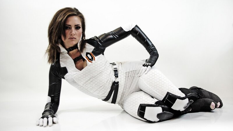 cosplayer in white and black suit