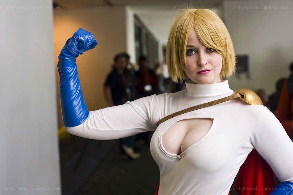 cosplayer in white costume