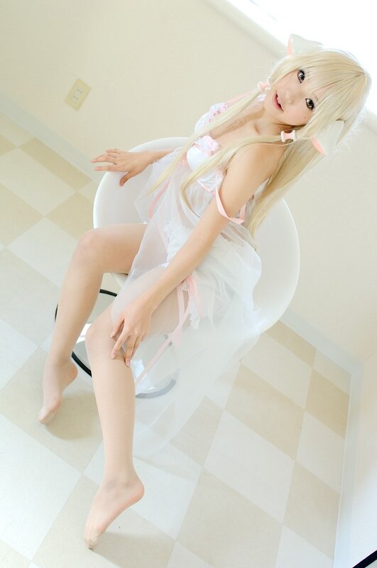 cosplayer in white dress