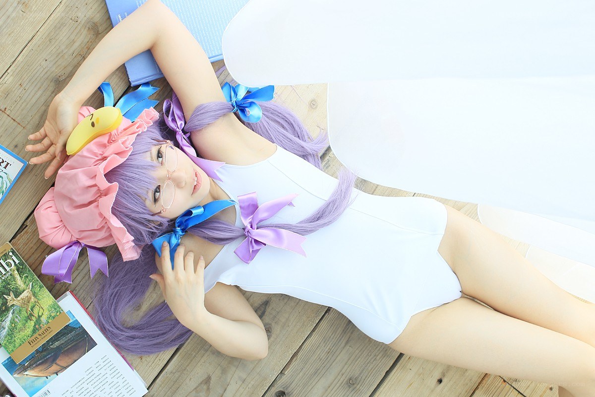 cosplayer in white swimsuit