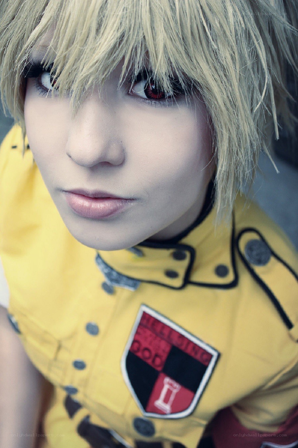 cosplayer in yellow uniform