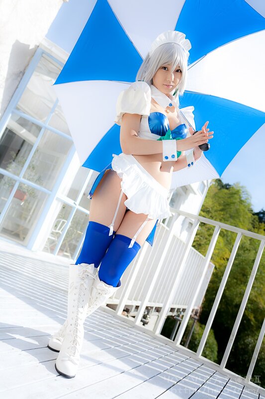 cosplayer with blue and white umbrella