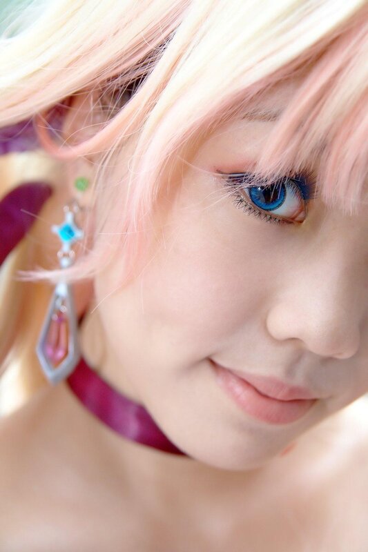 cosplayer with blue eyes