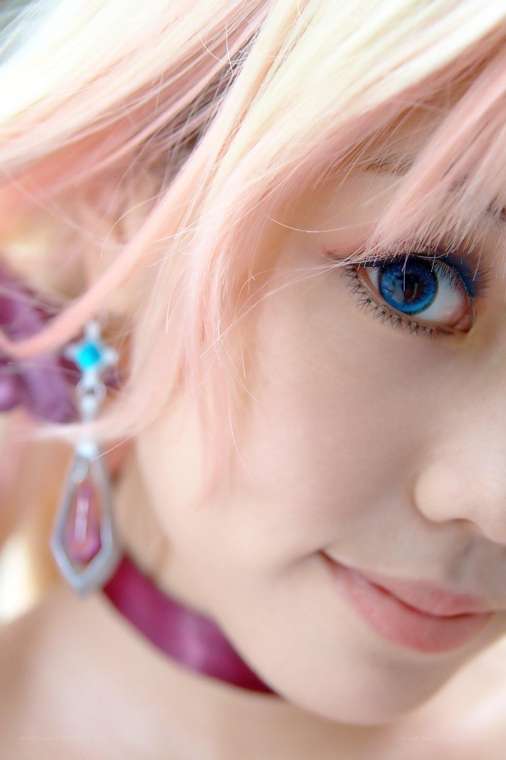 cosplayer with blue eyes