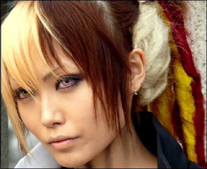 cosplayer with colorful hair