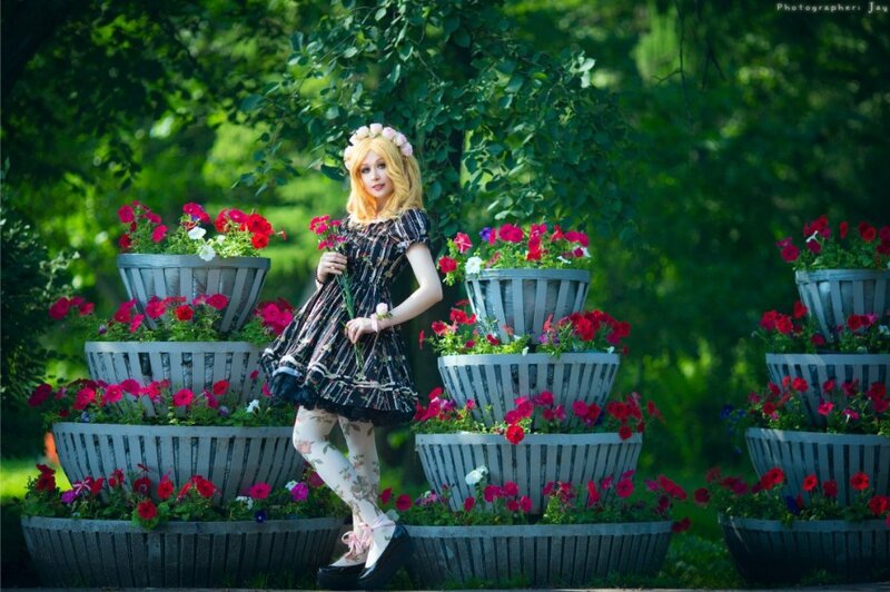 Cosplayer with Flowers — Green
