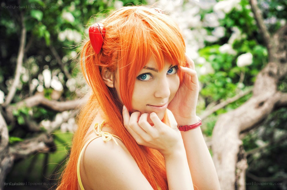 cosplayer with orange hair