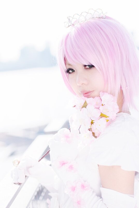 cosplayer with pink hair