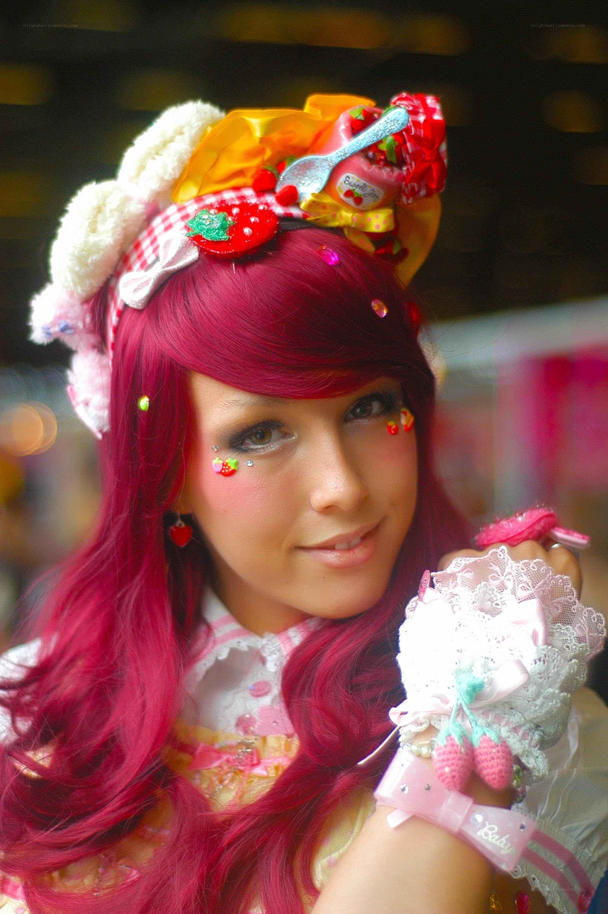 cosplayer with pink hair