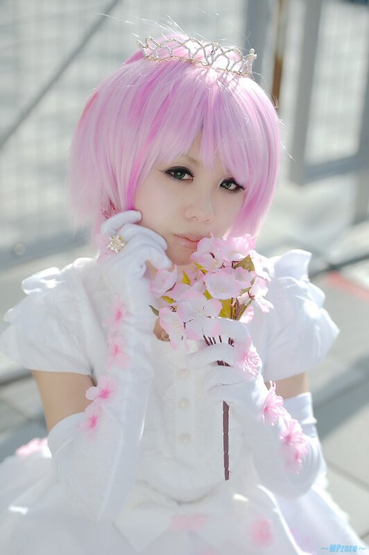 cosplayer with pink hair and flowers