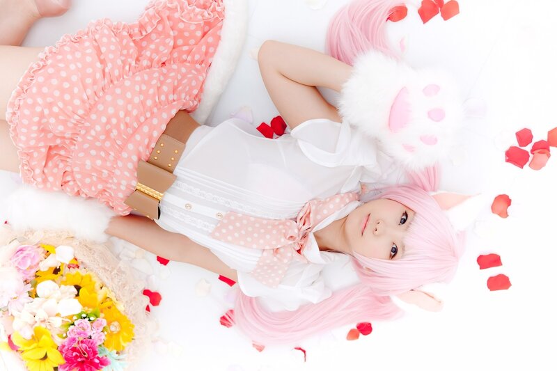 cosplayer with pink hair and flowers