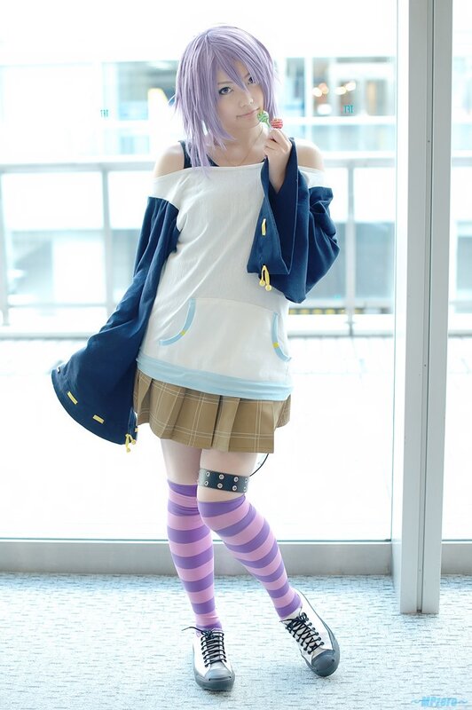 cosplayer with purple hair