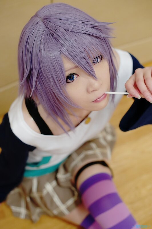 cosplayer with purple hair