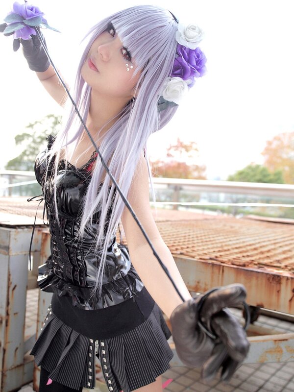 cosplayer with purple hair