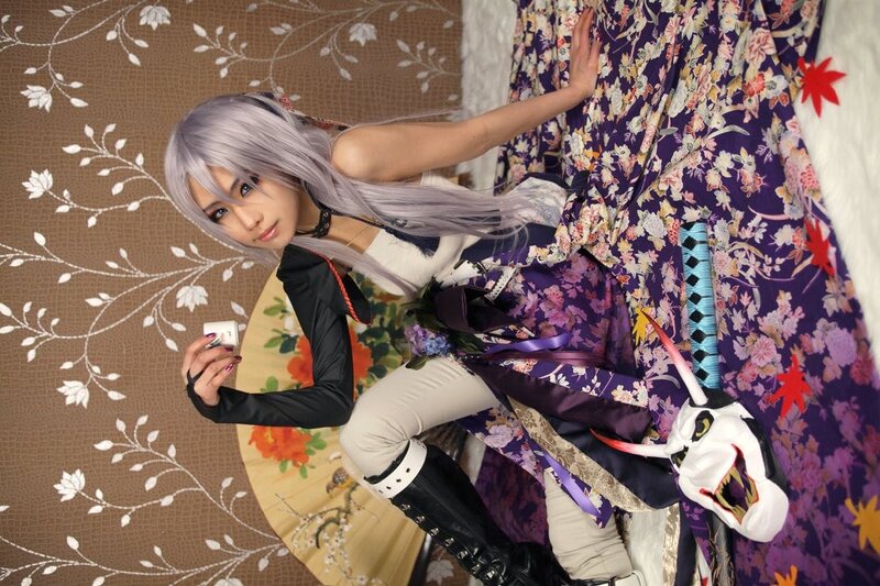 cosplayer with purple hair
