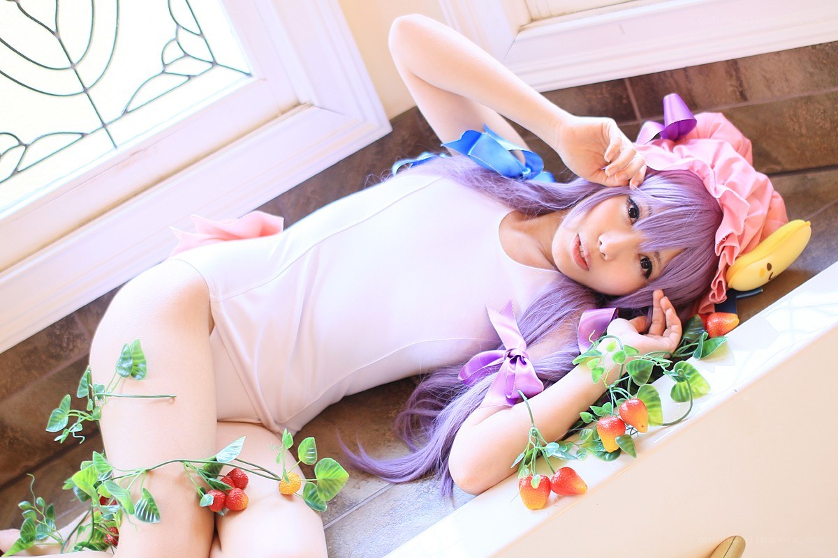 cosplayer with purple hair