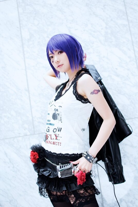 cosplayer with purple hair