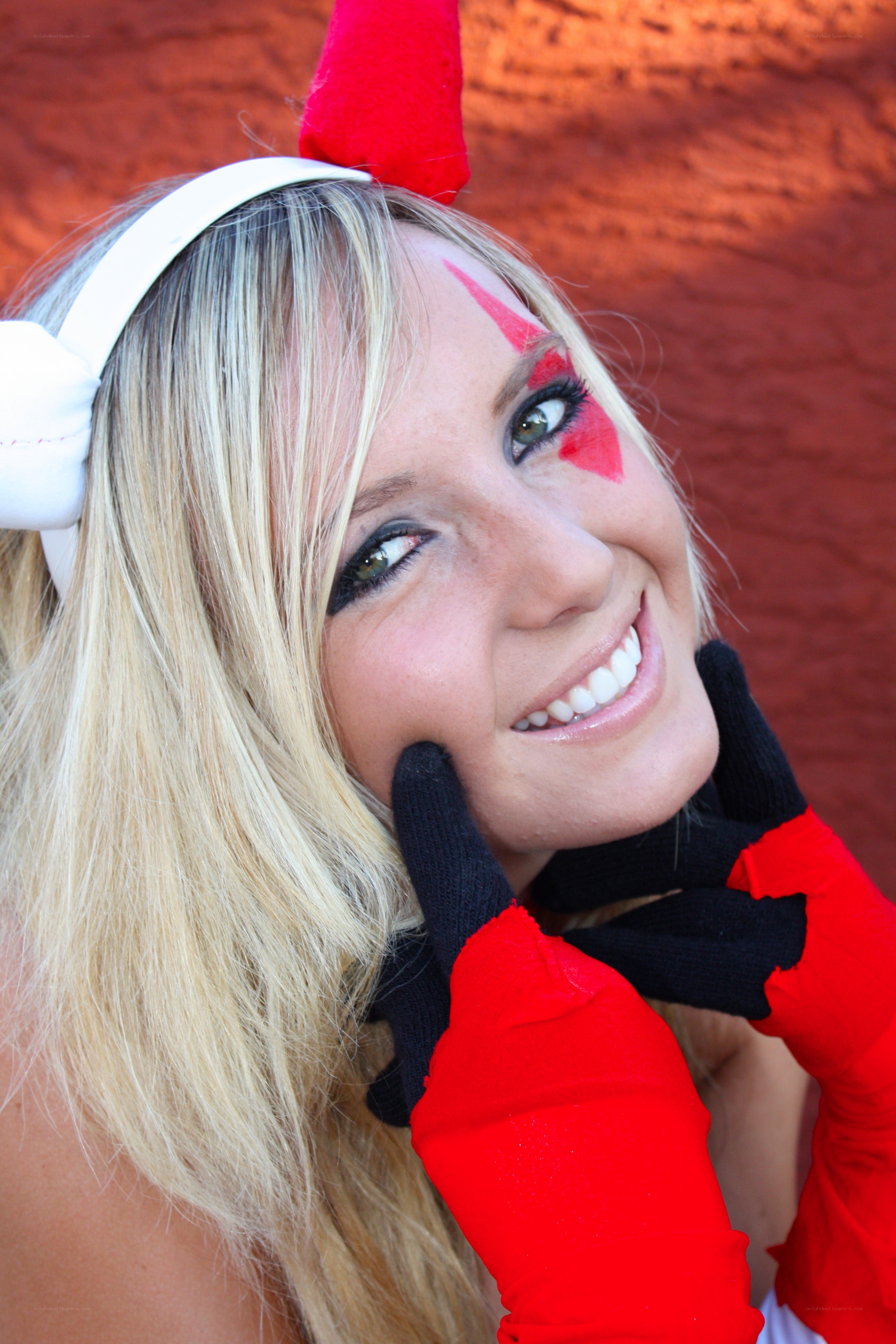 cosplayer with red makeup
