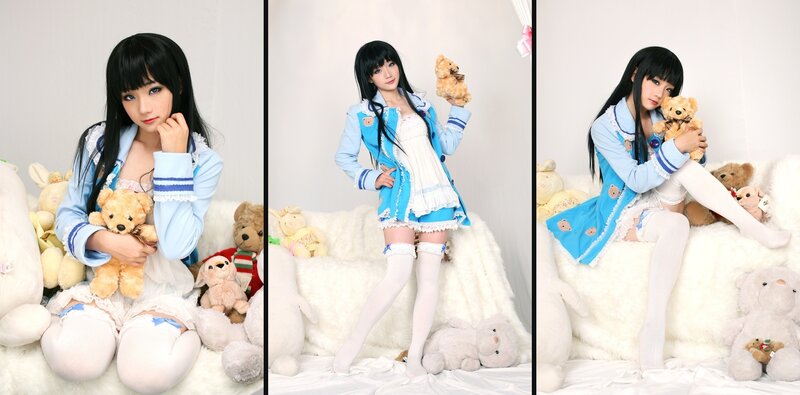 cosplayer with teddy bears