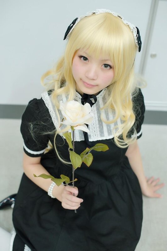 cosplayer with white rose