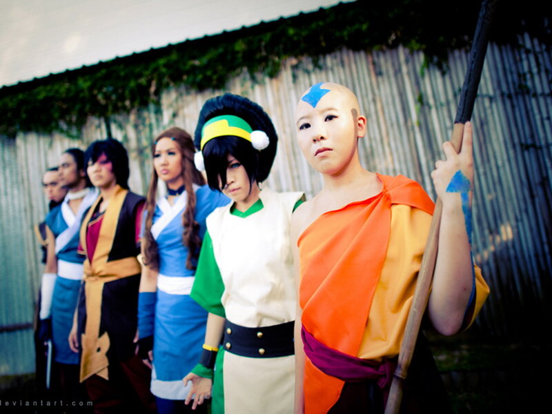 Cosplayers in Line