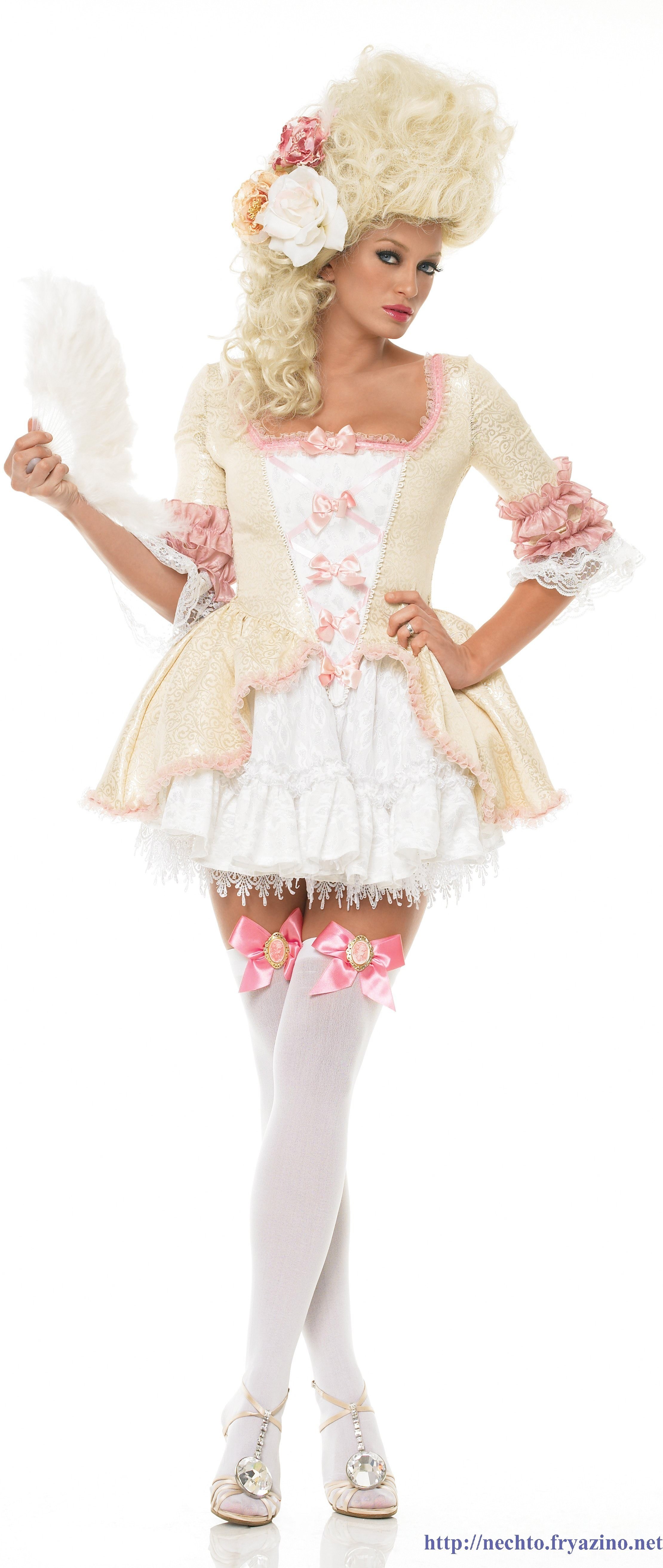 costume with wig and fan