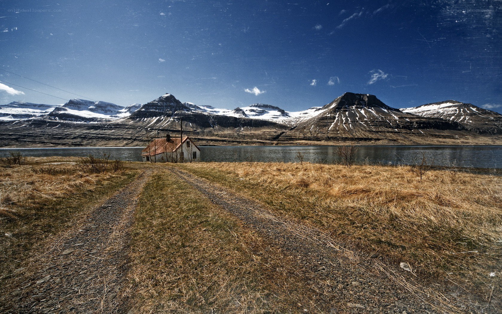 Cottage by a mountain lake