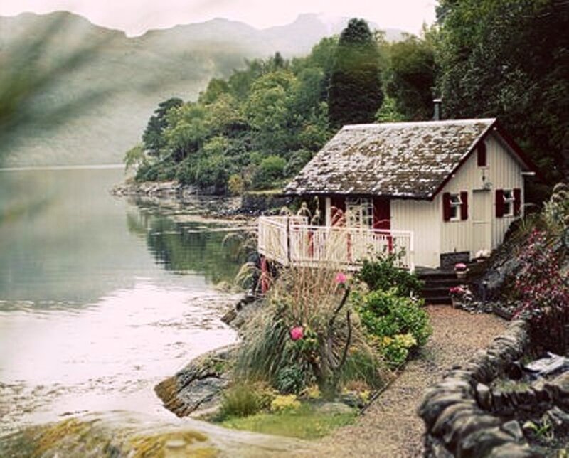 Cottage by the Lake — Green