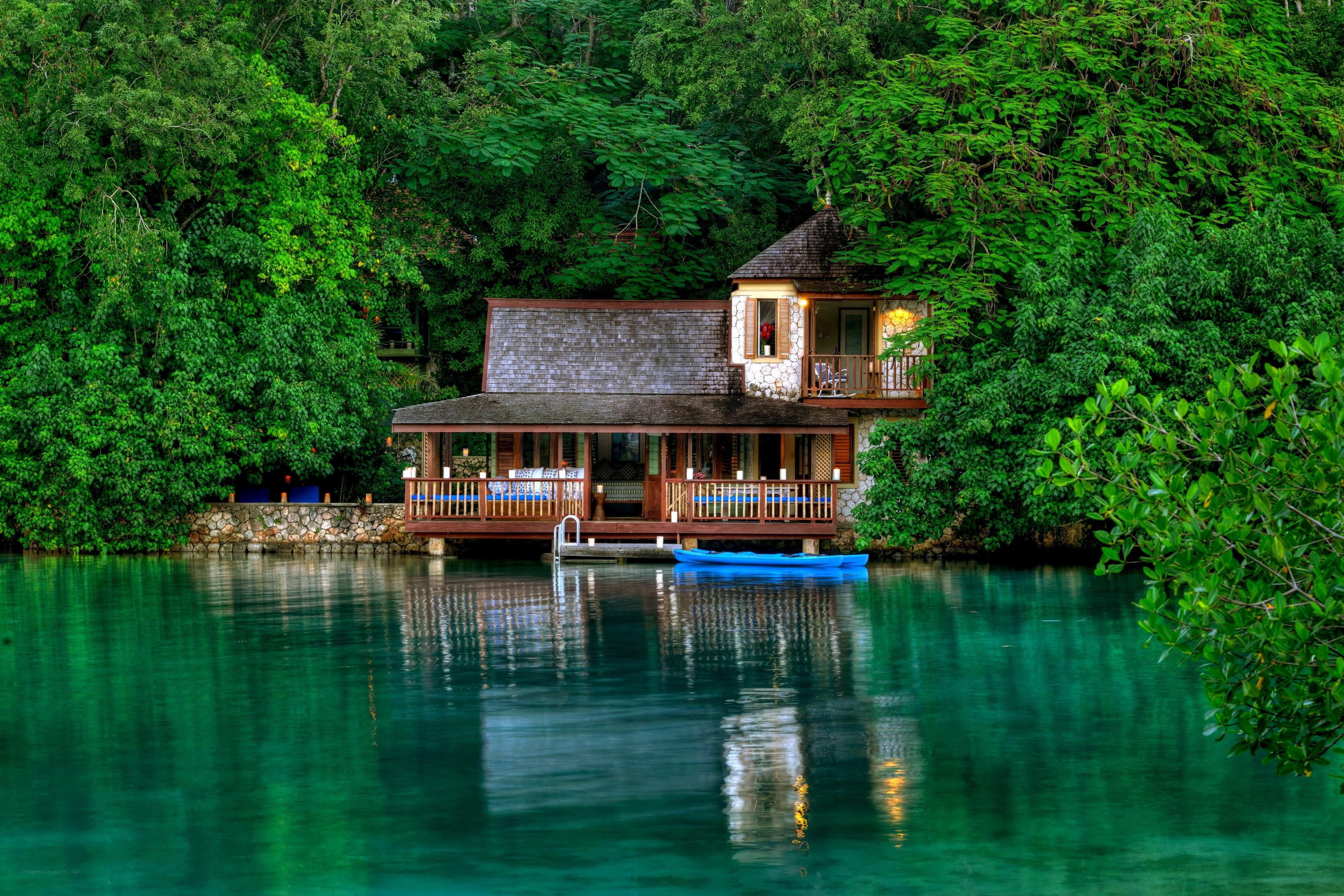 Cottage by the water