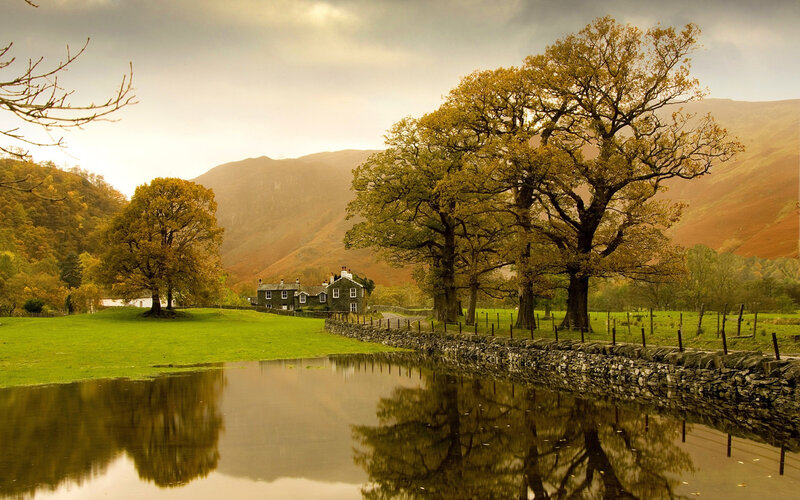 Cottage in Autumn Valley — Green