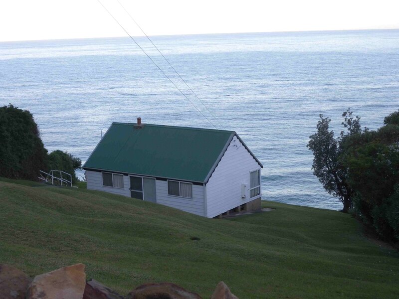 Cottage on a Cliff — Green