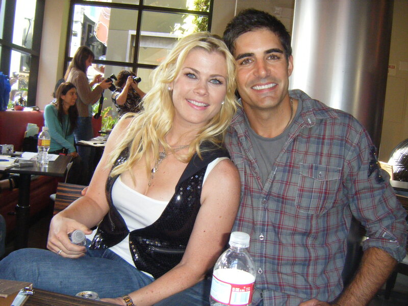 couple at a cafe