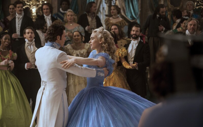 Couple Dancing in Ballroom — Blue