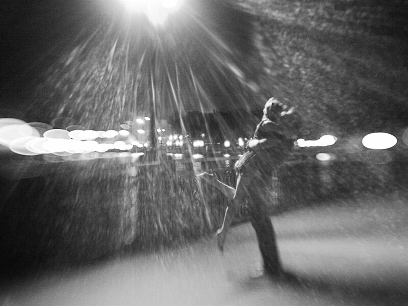 Couple Dancing in Rain — Black
