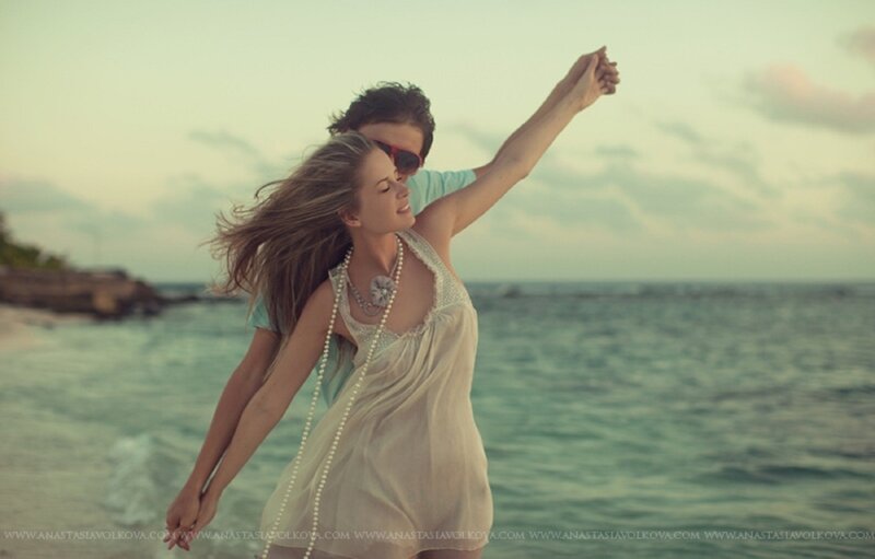 Couple Dancing on Beach — Beige