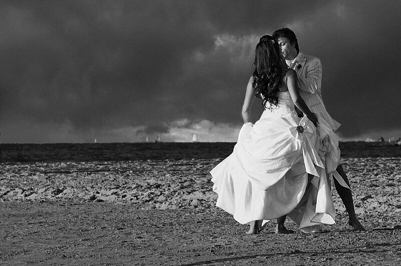 Couple Dancing on Beach — Black