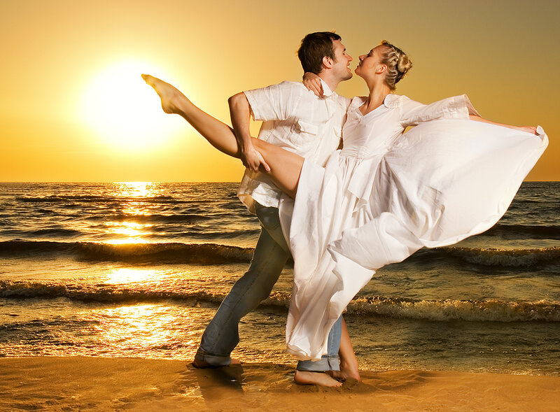 Couple Dancing on Beach — Gold