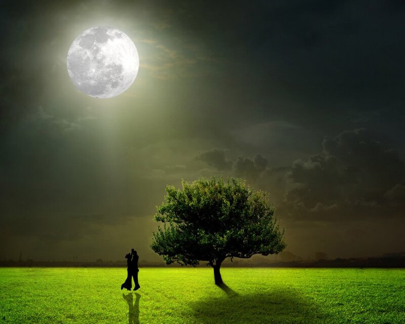 Couple Dancing under Moon — Green