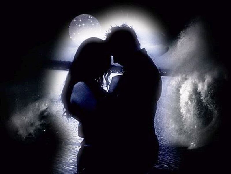 Couple Embracing Silhouette — Black
