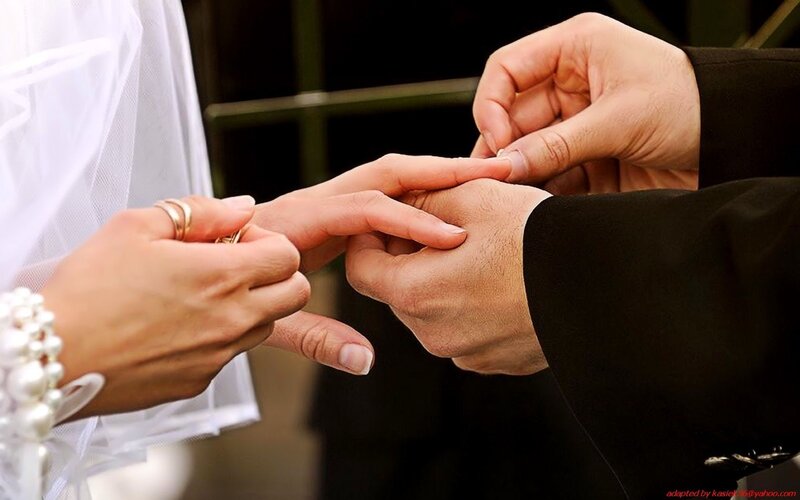Couple Exchanging Rings — White