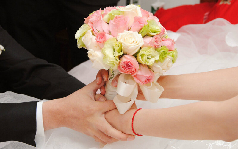 Couple Holding Bouquet — Pink