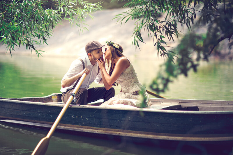 Couple in a Rowboat — Green, Romantic