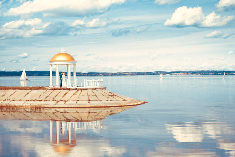 Couple in Gazebo — Blue, Serene