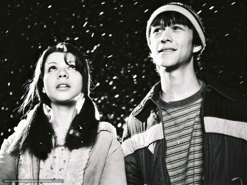 couple in snowfall