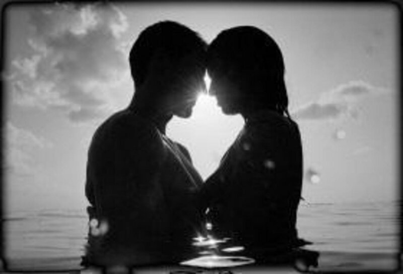 Couple in Water — Black