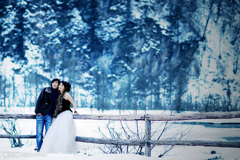 Couple in Winter Landscape — Blue